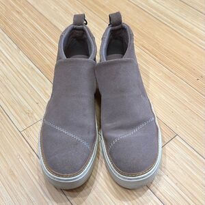 TOMS Paxton 10014101 Women’s Taupe Leather Suede Slip On Mid Top Shoes Size 7